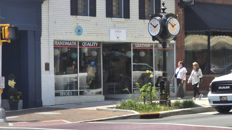 Shoe Bee Do storefront downtown Concord NC